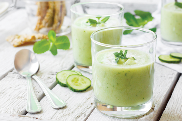 Recette DETOX: soupe froide de concombre, yaourt et aloe vera