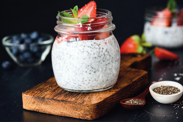 RECETTE ANTIOXYDANT : Bol de graines de chia et fruits rouges 